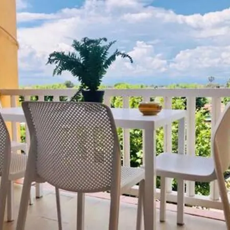 Apartment Apto. Con Piscinas A 150m Playa